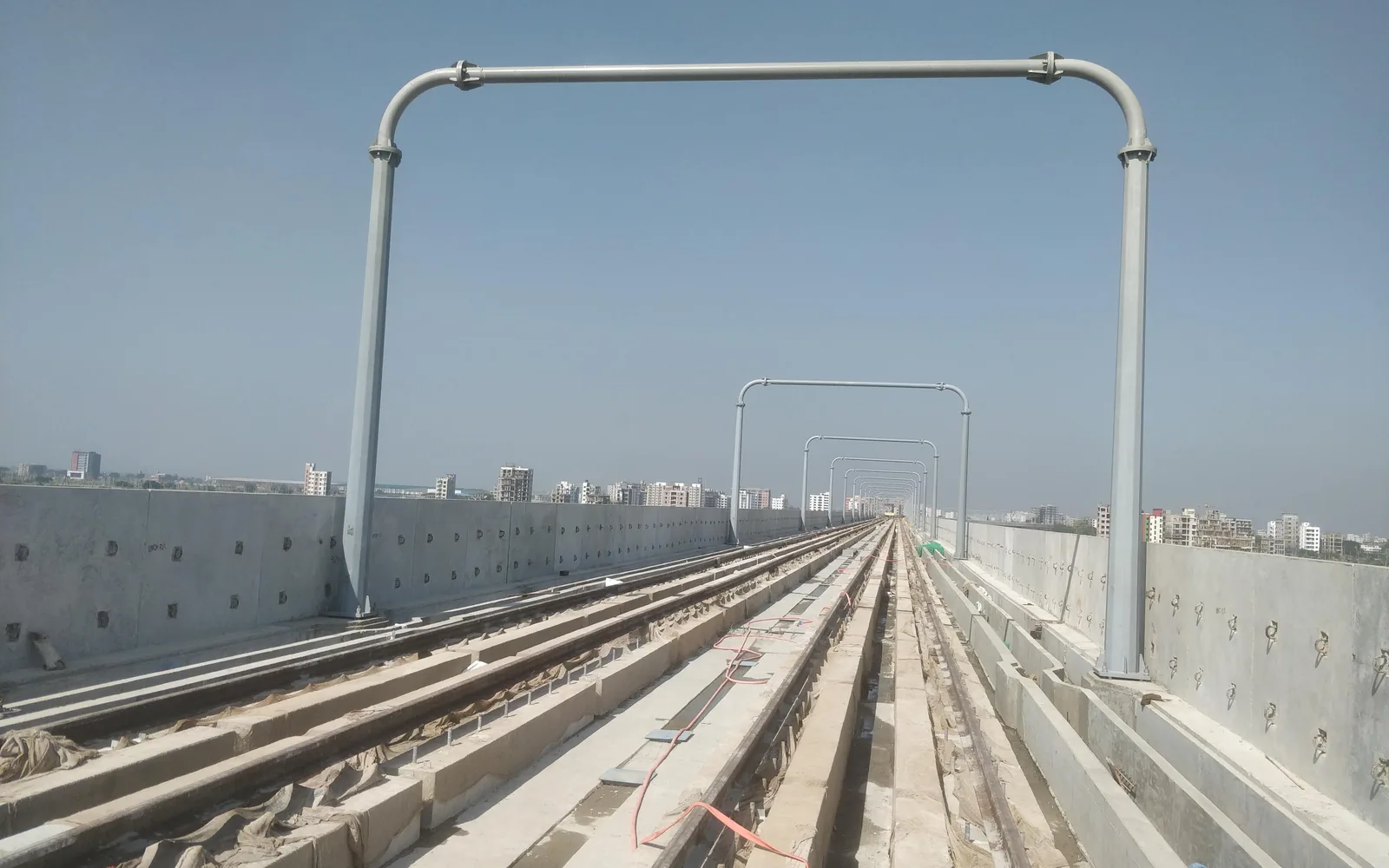 Metro rail & transit